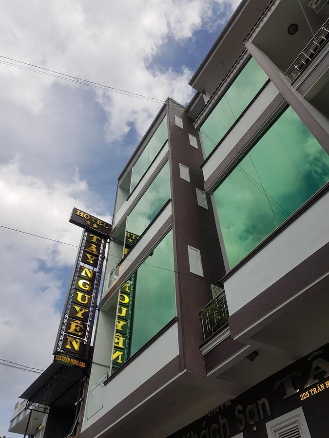 Tay Nguyen Hotel Kon Tum ภายนอก รูปภาพ